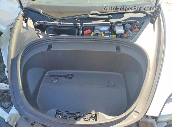 5YJ3E1EBXLF637580 2020 TESLA MODEL White უკანა სალონის ხედი