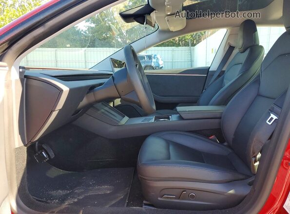 5YJ3E1EBXSF907468 2025 TESLA MODEL Red Widok wnętrza z przodu