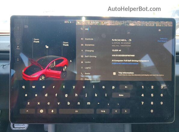 5YJ3E1EBXSF907468 2025 TESLA MODEL Red Widok zestawu wskaźników