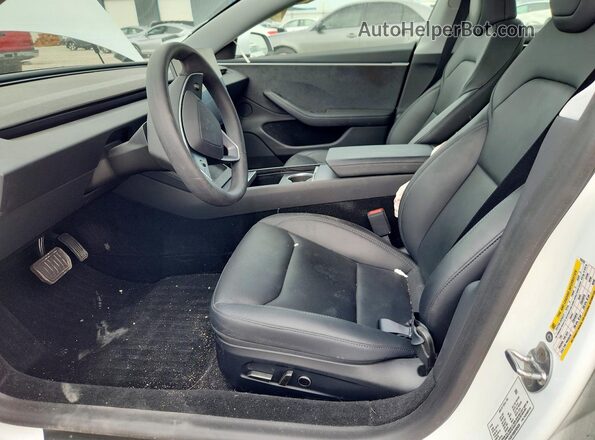 5YJ3E1EBXSF928336 2025 TESLA MODEL White Widok wnętrza z przodu