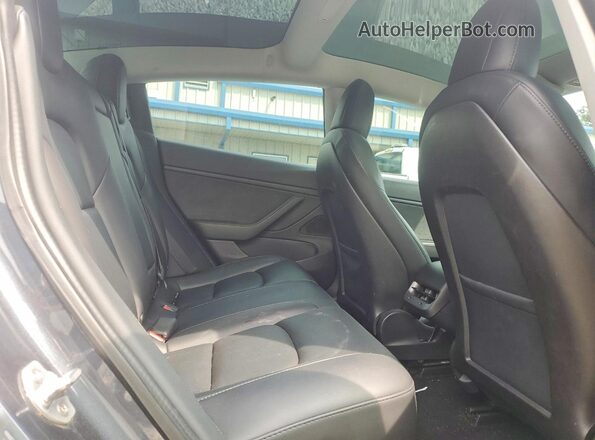 5YJ3E1EC3LF669263 2020 TESLA MODEL Charcoal Widok tylnych siedzeń