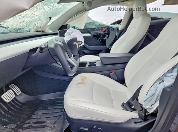 5YJ3E1EC3PF659970 2023 TESLA MODEL Gray Widok wnętrza z przodu