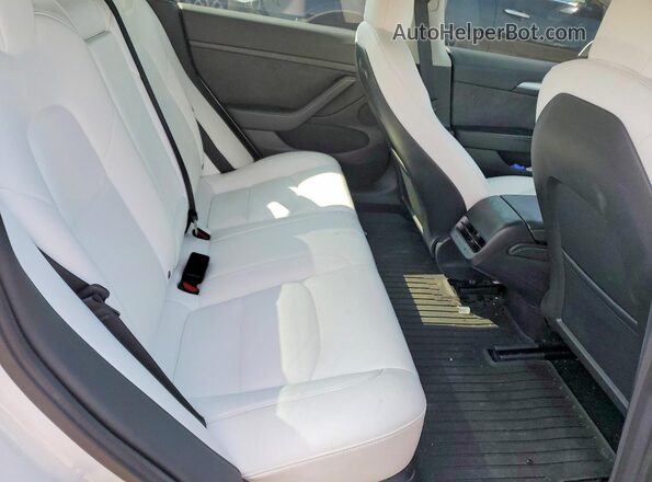 5YJ3E1EC4NF297693 2022 TESLA MODEL White უკანა სავარძლების ხედი