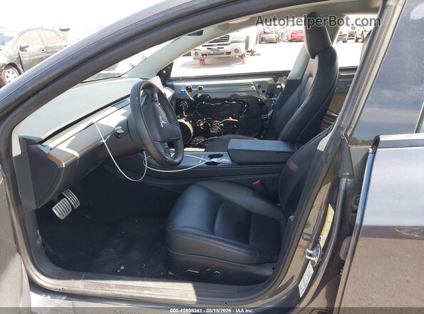 5YJ3E1EC5PF552161 2023 TESLA MODEL 3 Серый Вид салона спереди