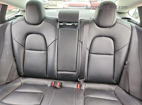 5YJ3E1EC6NF274402 2022 TESLA MODEL Blue Widok tylnych siedzeń