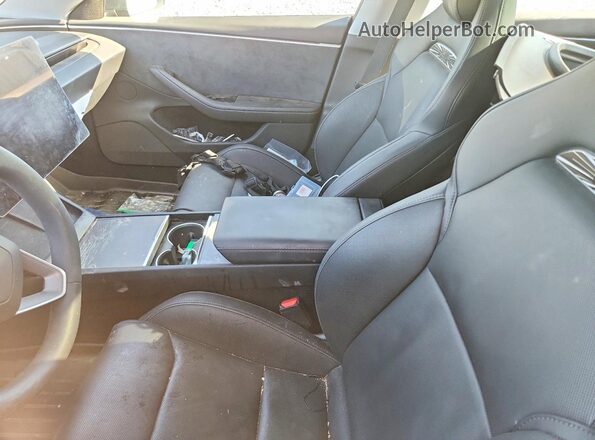 5YJ3E1ET1RF898968 2024 TESLA MODEL Черный Вид панели приборов