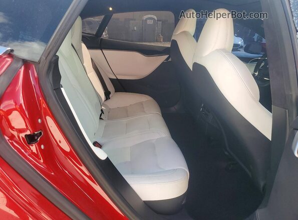 5YJSA1E23LF391236 2020 TESLA MODEL Red Vista de los asientos traseros