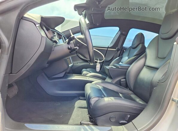 5YJSA1E29JF247459 2018 TESLA MODEL Silver Widok tylnych siedzeń
