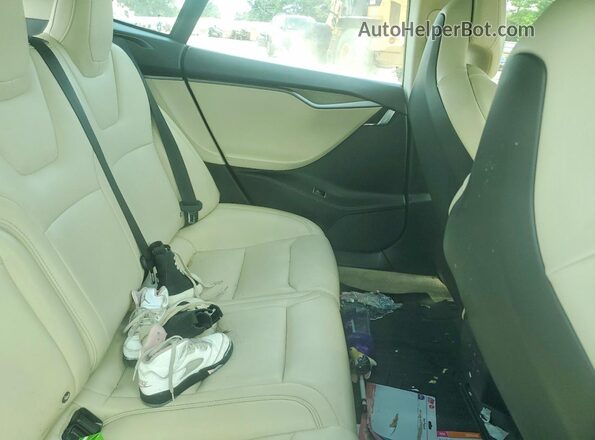 5YJSA1E2XJF297822 2018 TESLA MODEL Blue Rear seats view
