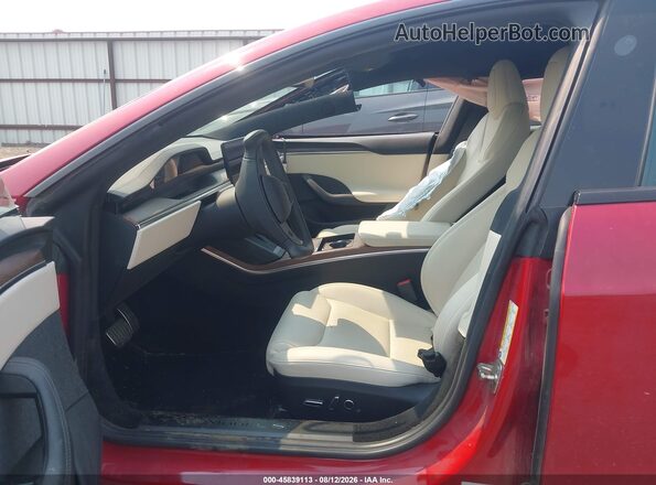 5YJSA1E57NF467795 2022 TESLA MODEL S Red Widok wnętrza z przodu
