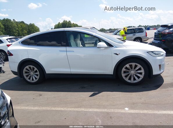 5YJXCDE20GF026486 2016 TESLA MODEL X Белый Вид задней части салона