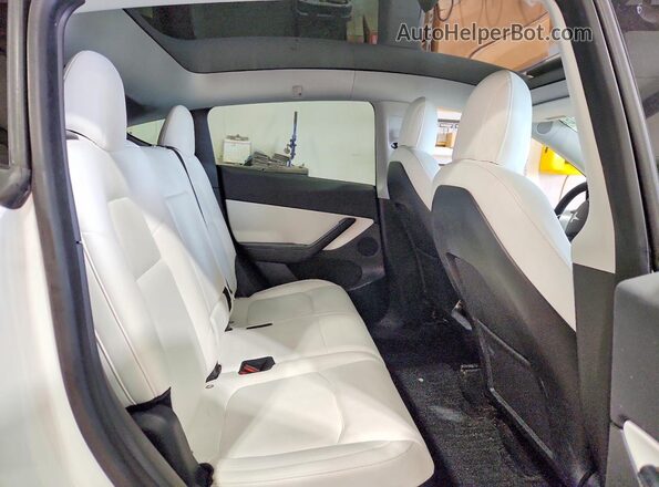 5YJYGAEE2MF136615 2021 TESLA MODEL Белый Вид задней части салона