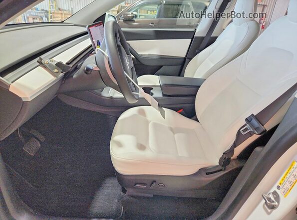 5YJYGAEE2MF136615 2021 TESLA MODEL Белый Вид салона спереди