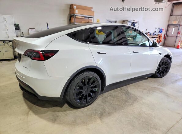 5YJYGAEE2MF136615 2021 TESLA MODEL Белый Задняя правая четверть