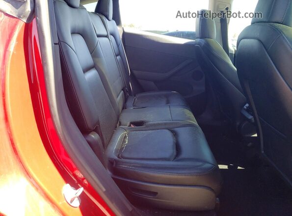 5YJYGAEE7MF230103 2021 TESLA MODEL Red Widok tylnych siedzeń