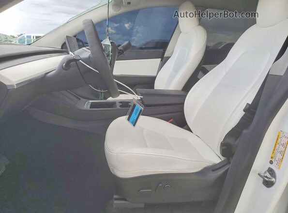 5YJYGAEE8MF284221 2021 TESLA MODEL White Вид салону спереду