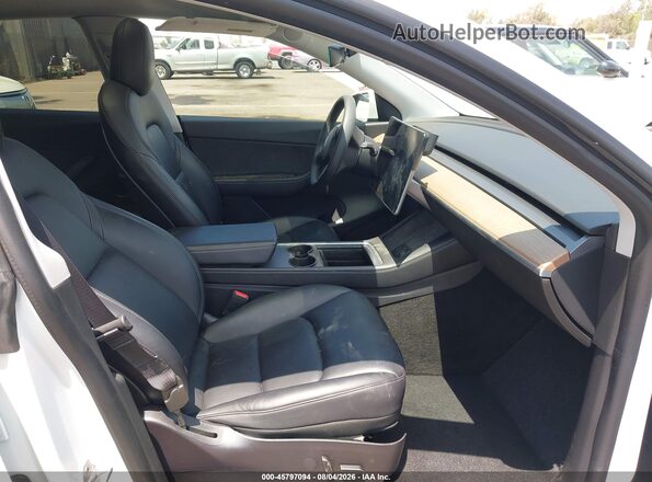 5YJYGAEEXMF243752 2021 TESLA MODEL Y White წინა სალონის ხედი