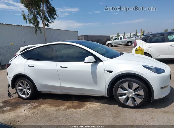 5YJYGAEEXMF243752 2021 TESLA MODEL Y White უკანა სალონის ხედი