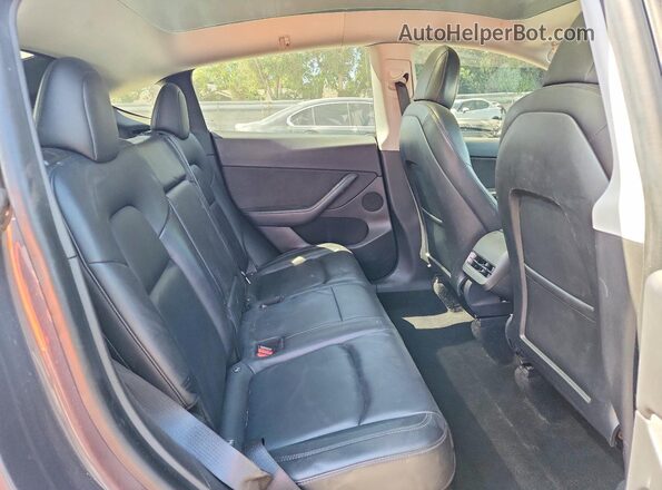 5YJYGDED8MF124395 2021 TESLA MODEL Серый Вид задней части салона