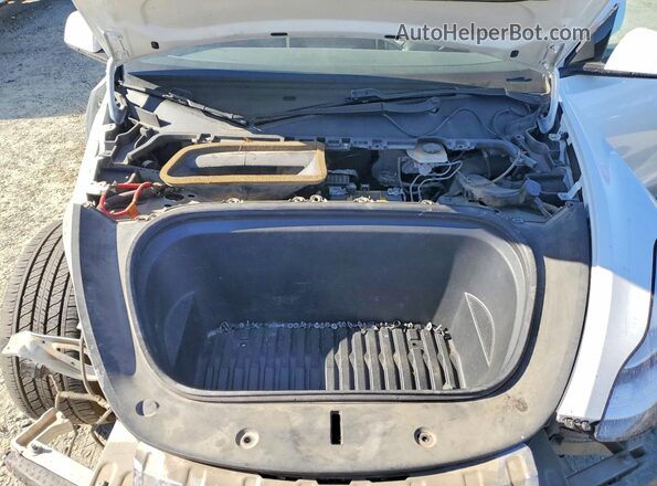 5YJYGDEE1LF057548 2020 TESLA MODEL White Widok komory silnika