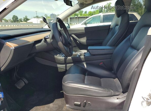 5YJYGDEE1MF213430 2021 TESLA MODEL White Front interior view