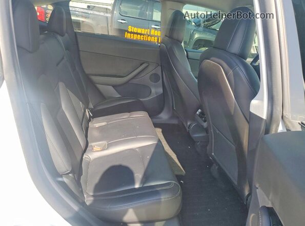 5YJYGDEE2LF015437 2020 TESLA MODEL White Rear interior view