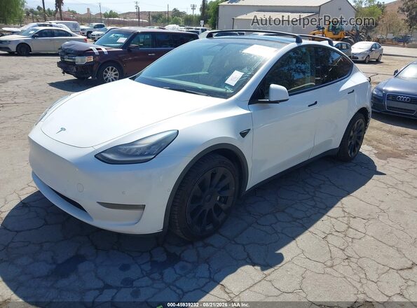 5YJYGDEE2MF112154 2021 TESLA MODEL Y White Առջևի ձախ երեք քառորդ տեսարան