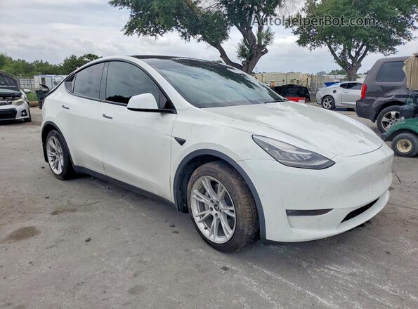 5YJYGDEE2MF180678 2021 TESLA MODEL Белый Передняя правая четверть