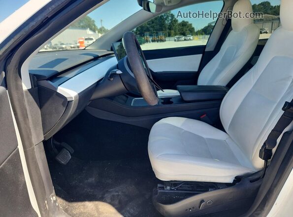 5YJYGDEE2MF192992 2021 TESLA MODEL White Front interior view