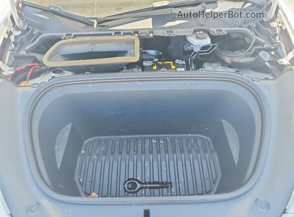 5YJYGDEE2MF192992 2021 TESLA MODEL White Rear interior view