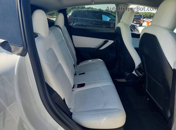 5YJYGDEE2MF192992 2021 TESLA MODEL White Rear seats view