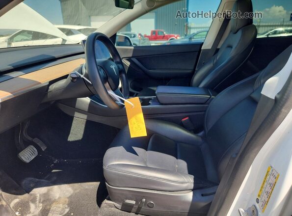 5YJYGDEE3LF027001 2020 TESLA MODEL White Вид салону спереду