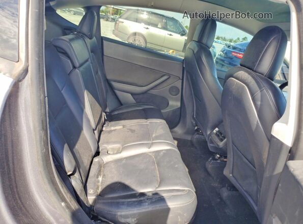 5YJYGDEE4LF047032 2020 TESLA MODEL Black Widok wnętrza z tyłu