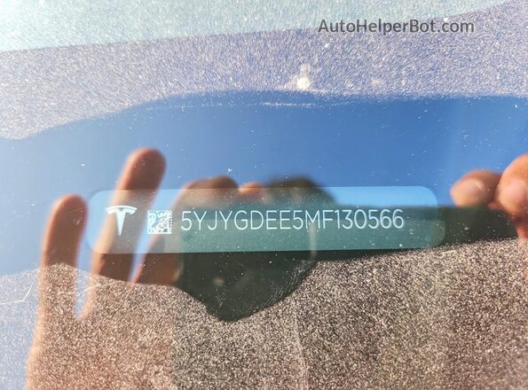 5YJYGDEE5MF130566 2021 TESLA MODEL White Widok komory silnika