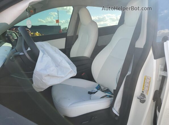 5YJYGDEE6MF118491 2021 TESLA MODEL White Widok wnętrza z przodu