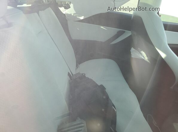 5YJYGDEE6MF118491 2021 TESLA MODEL White Widok wnętrza z tyłu