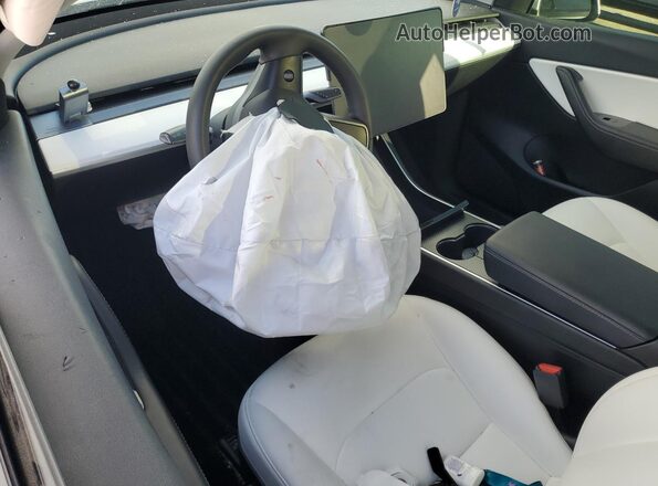 5YJYGDEE6MF118491 2021 TESLA MODEL White Widok deski rozdzielczej