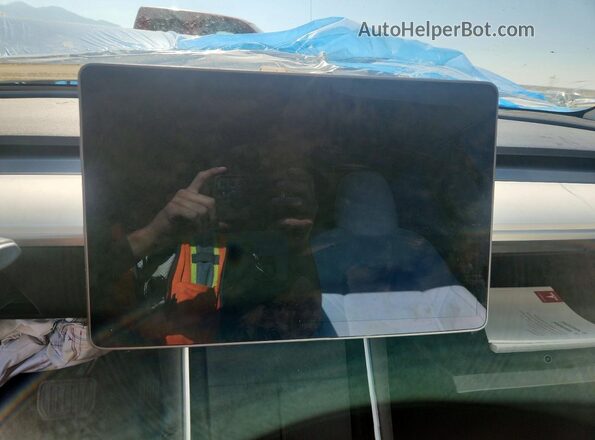 5YJYGDEE7MF074176 2021 TESLA MODEL White Vista del cuadro de instrumentos