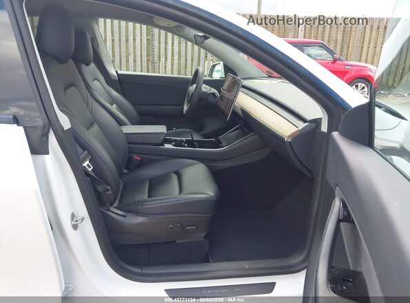 5YJYGDEE7MF074341 2021 TESLA MODEL Y Белый Вид салона спереди
