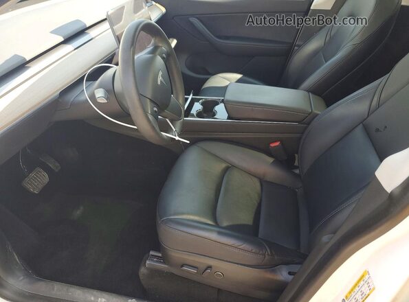 5YJYGDEE8MF085705 2021 TESLA MODEL White Widok wnętrza z przodu
