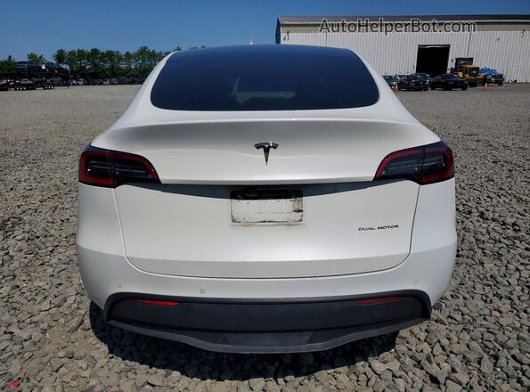 5YJYGDEE8MF085705 2021 TESLA MODEL White Widok z tyłu