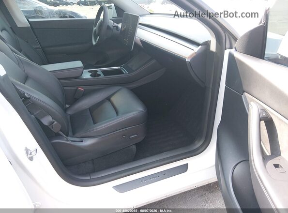 5YJYGDEE8MF273012 2021 TESLA MODEL Y White Front interior view