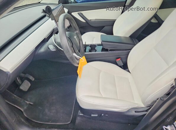 5YJYGDEE9MF063342 2021 TESLA MODEL Charcoal Front interior view