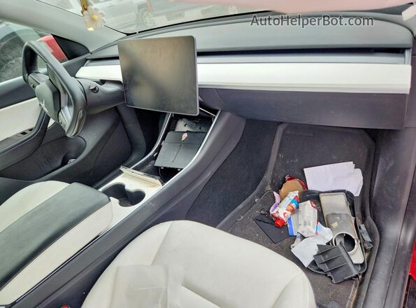5YJYGDEE9MF118517 2021 TESLA MODEL Red Vista del salpicadero