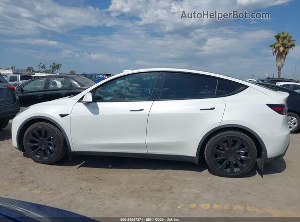 5YJYGDEE9MF212364 2021 TESLA MODEL Y White Սալոնի 360 աստիճան տեսք