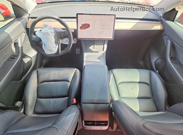 5YJYGDEE9MF264335 2021 TESLA MODEL Red Առջևի վահանակի տեսք