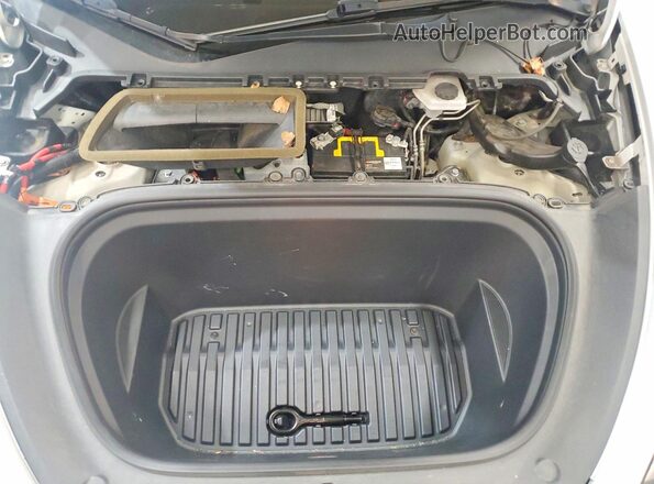 5YJYGDEEXMF180914 2021 TESLA MODEL White Rear interior view