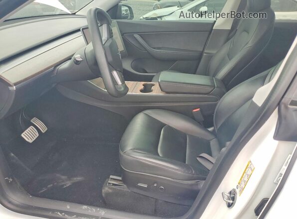 5YJYGDEF2MF079018 2021 TESLA MODEL White Vista interior delantera