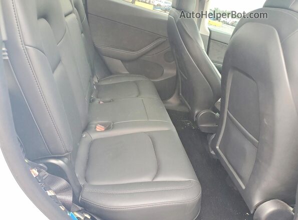 5YJYGDEF2MF079018 2021 TESLA MODEL White Vista de los asientos traseros