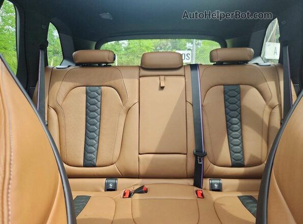 5YM13ET0XT9250342 2026 BMW X5 Blue Rear seats view